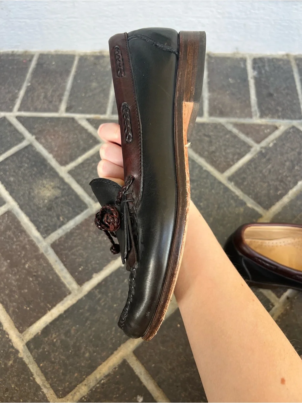 EUC Men’s 8.5 Allen Edmonds Woodstock Black and Brown Leather Kiltie Loafers